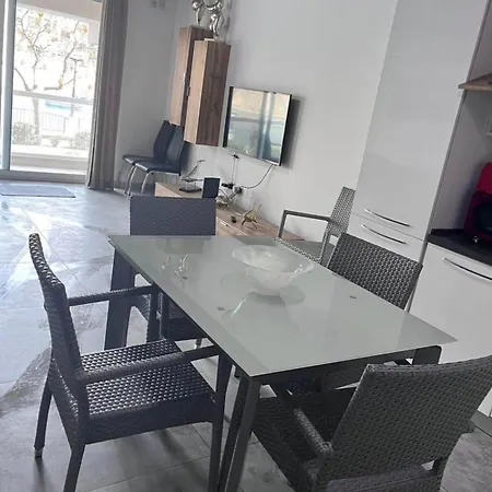 Apartman Seafront, Central, Comfortable And Relaxing *