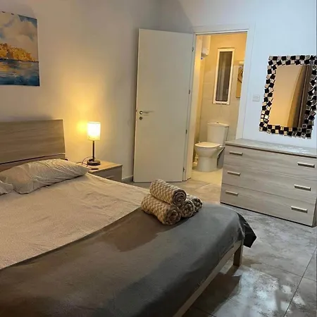 Seafront, Central, Comfortable And Relaxing Apartman San Ġiljan